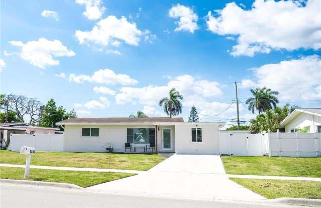 6240 NW 15th St photos photos