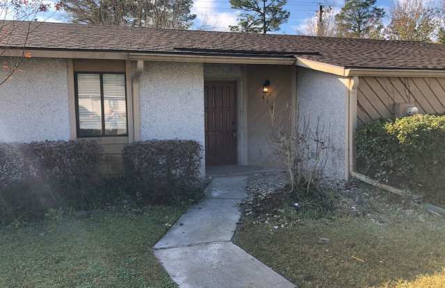 Charming 2BR Condo with Granite Countertops, Pool Access & Included Lawn Care photos photos
