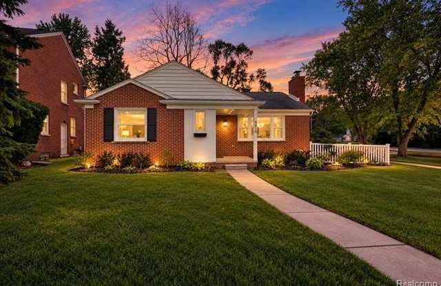 4419 Beverly Court Gallery 1