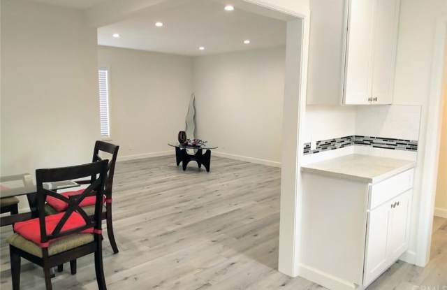 9535 Victoria Avenue Gallery 4