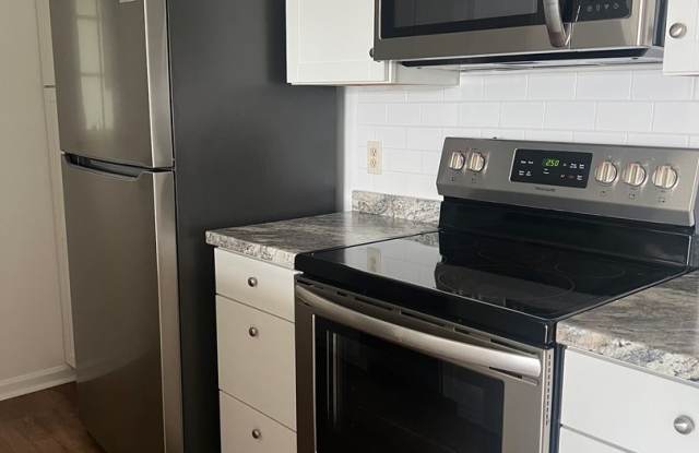 Remodeled 3 Bedroom Condo In a Prime Location!!!  ~ Annual Rental ~ photos photos