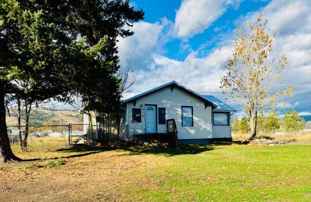 210 18th St - 210 18th Street, La Grande, OR 97850