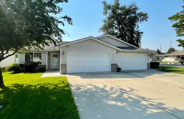 SINGLE FAMILY DUPLEX ON BEST (PL#30) Gallery 3