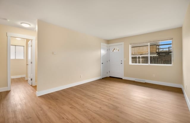 935 6th Street - 935 North 6th Street, Berthoud, CO 80513