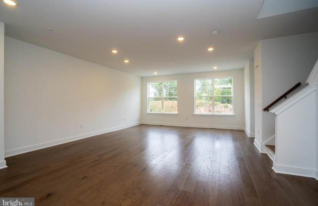 144 ADA HIGHTOWER Avenue Gallery 3