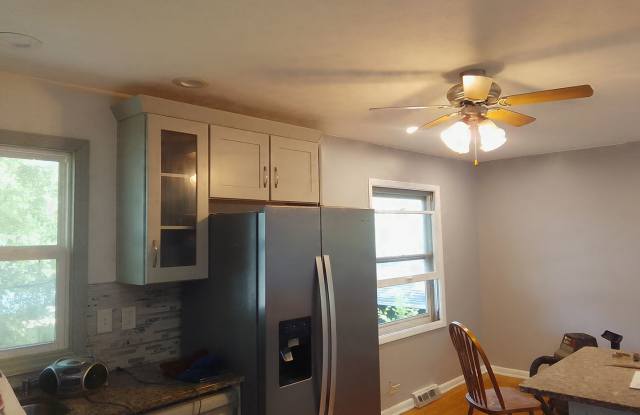 3 Bedroom 2.5 Bathroom Bi-level photos photos