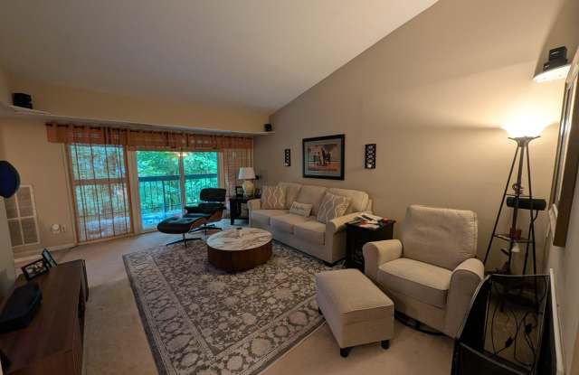 11821 BRETON Court Gallery 1