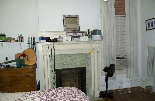 1842 W. Grace Street - 3 Gallery 3