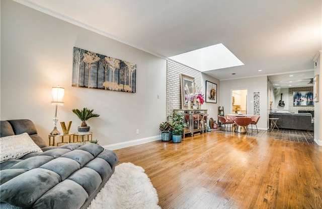 7432 Wellcrest Drive Gallery 4