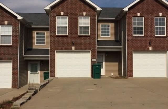 151 Darby Woods Court - 151 Darby Woods Court, Radcliff, KY 40160