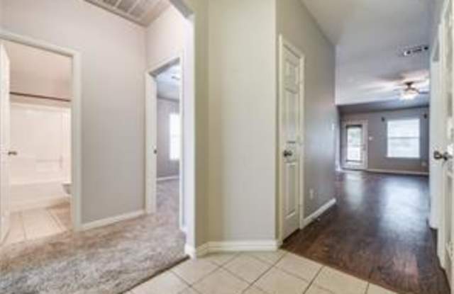 828 Creekside Drive Gallery 4