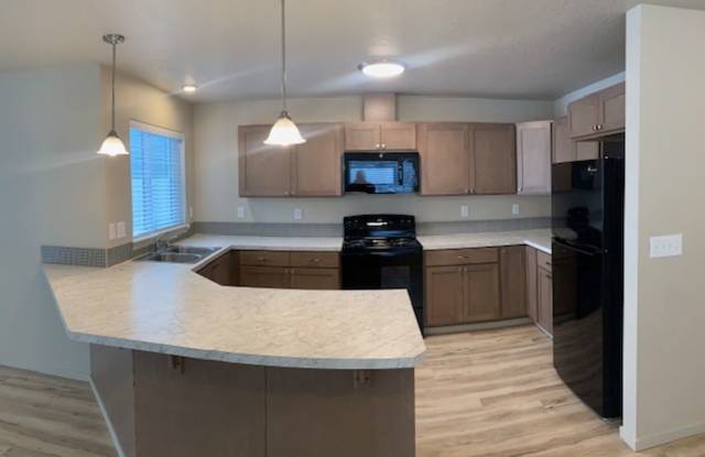 $1995 / 3br - 1392ft2 - 1/2 month free special, Brand New 3 bedroom 2.5 Bath town homes (Spokane Valley) photos photos