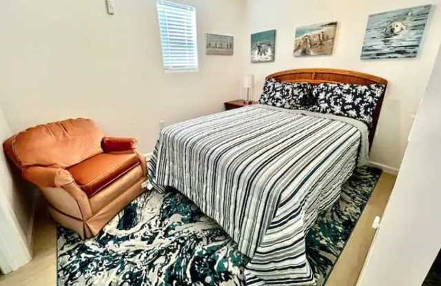 Charming 1 bedroom/1 bathroom backhouse | Prime Lubbock Location photos photos