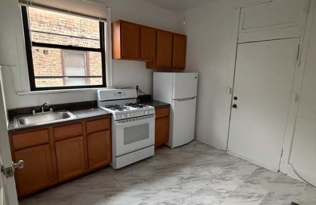 2701 N Troy Gallery 4