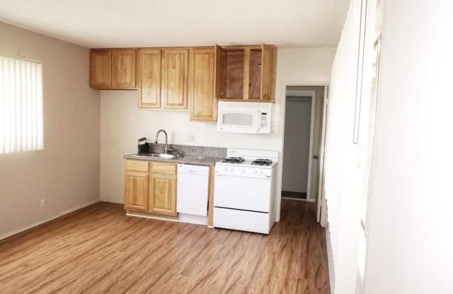 11865 Rochester Ave. photos photos