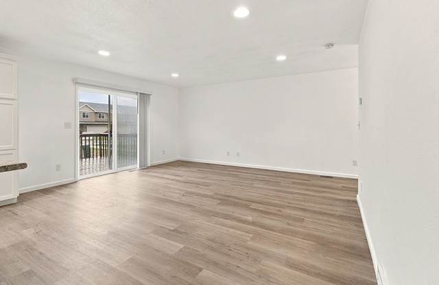 1625 10th Ave E #210 - 1 Gallery 4