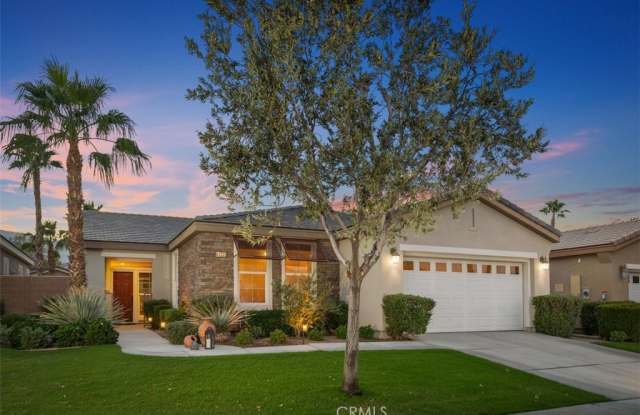 61225 Living Stone photos photos