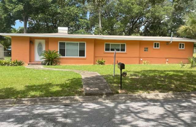 4 Bedroom/2 bath, very close to downtown Pensacola! photos photos