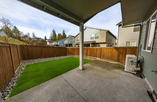 Three bedroom home in Ridgefield, gated community, with AC Gallery 3