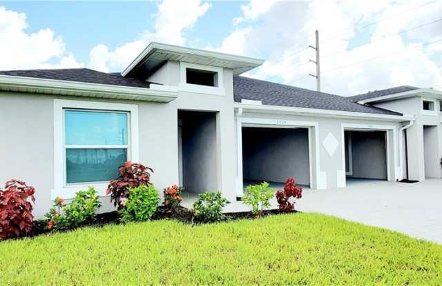 2331 NE 16th TER - 2331 NE 16th Ter, Cape Coral, FL 33909