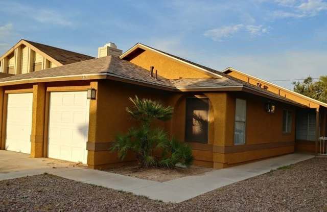 Gorgeous 3 bed/2 bath home with fresh paint and new carpet in Northwest Las Vegas! Gallery 1