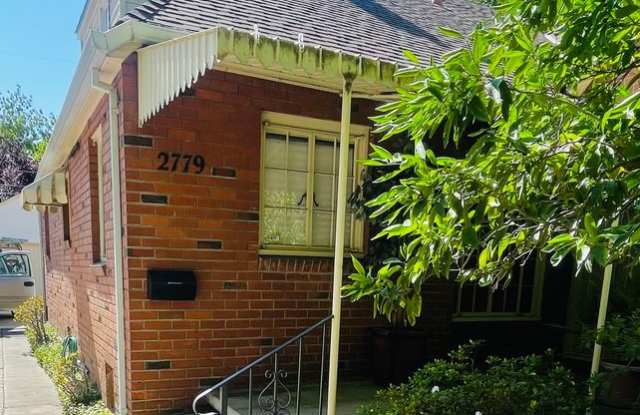 2/1 rear unit in Land Park photos photos