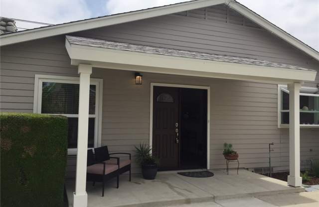 944 E Vine Gallery 3