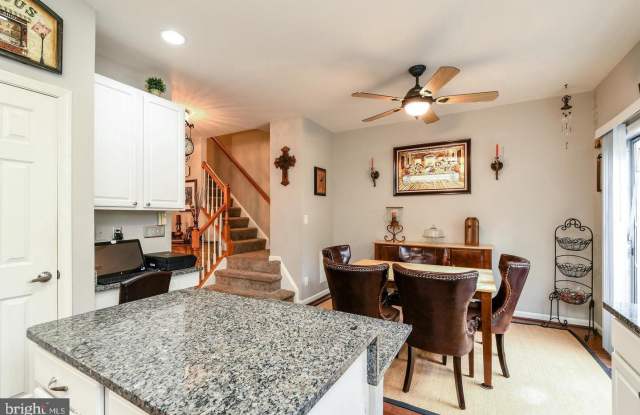 43087 AUTUMNWOOD SQ Gallery 4