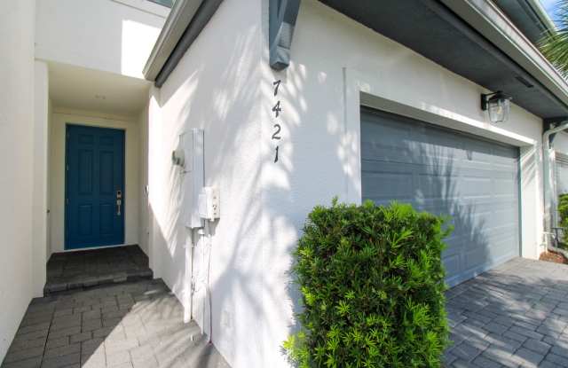 ***BEAUTIFUL-UNFURNISHED ANNUAL RENTAL***NORTH NAPLES***VANDERBILT RESERVE*** Gallery 3