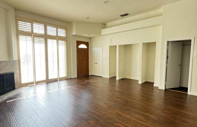 5401 Zelzah Avenue Gallery 3