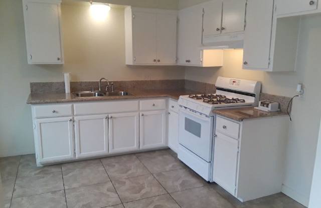 2 Bed 1 Bath Apartment for Rent with 2 carport parking spaces photos photos