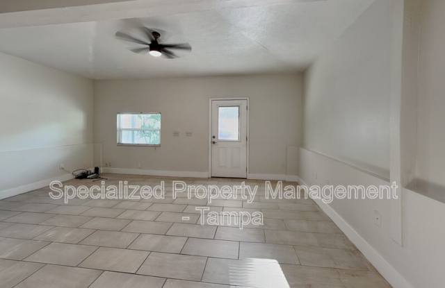 3801 1/2 W Palmira Ave Gallery 4