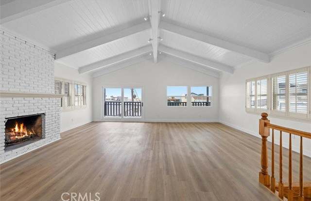 925 Manhattan Avenue Gallery 4