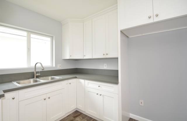 1866 West 57th St. Gallery 4