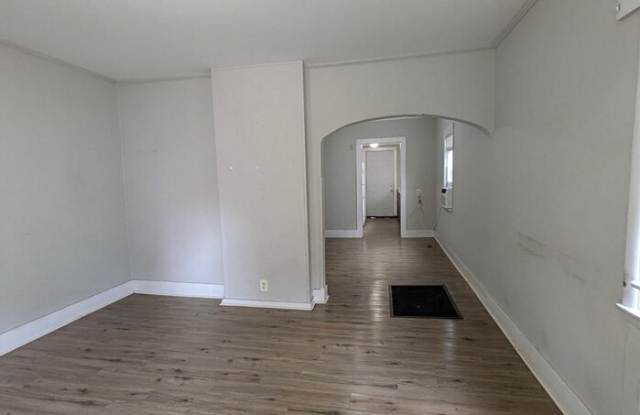 536 Northeast Grattan Street Gallery 3
