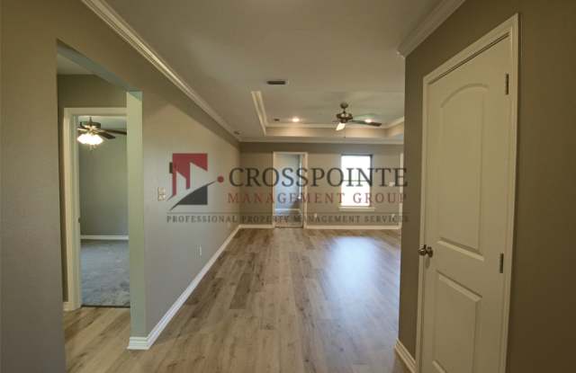 Beautiful 3 Bedroom 2 Bathroom Townhouse in South Tyler! Gallery 3