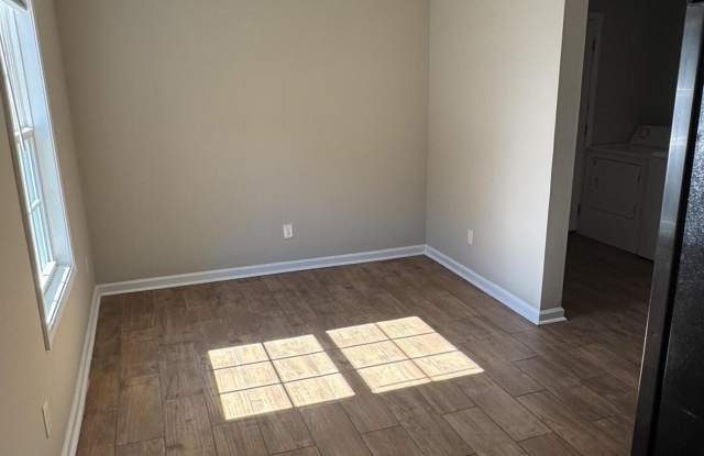 439 Hawkins Avenue Gallery 2