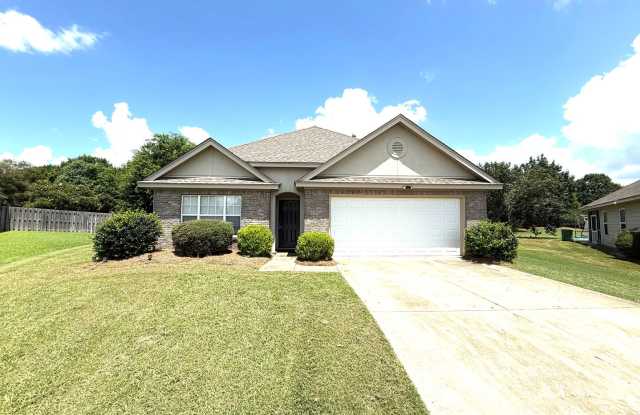 **3 Bed 2 Bath with 2 car garage in Deer Creek** Call our self showing number to schedule a tour 334-366-9198 Gallery 1