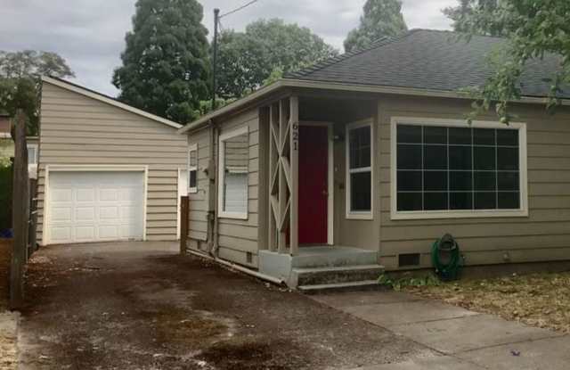 621 NW 17th St - 621 Northwest 17th Street, Corvallis, OR 97330