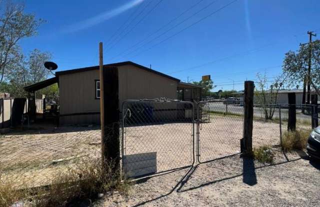 4030 N Fairview Ave photos photos