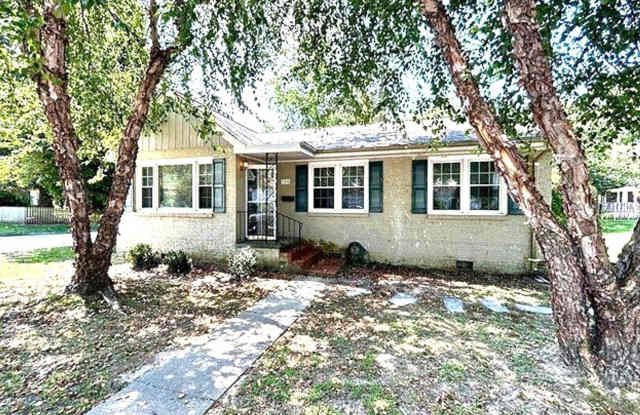 *Students Welcomed* 3 bedroom/ 1 bathroom- Indian Springs Road photos photos