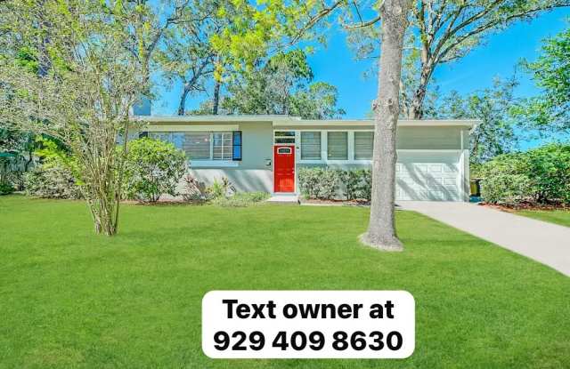 2135 Mercer Cir S Gallery 1
