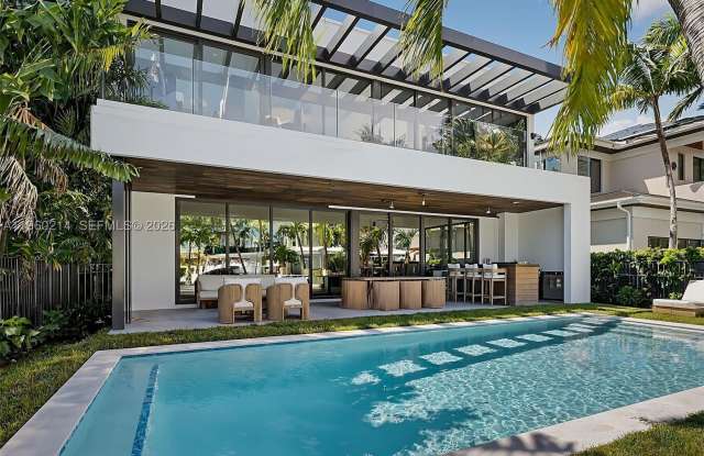 620 Solar Isle Dr Gallery 1