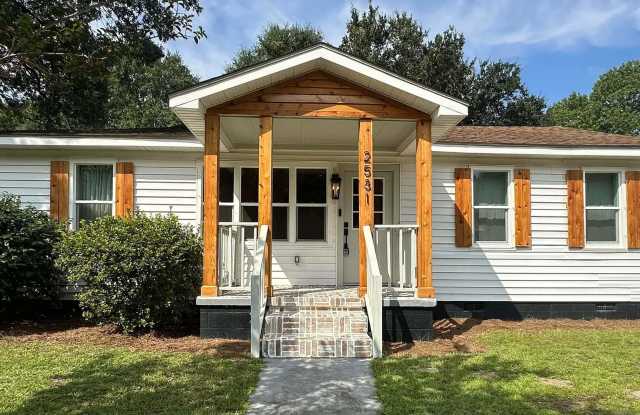 Cute 3 Bedroom House Available Now! Gallery 1