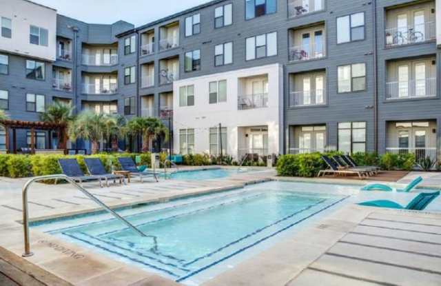 2903 Manor Road - 2903 Manor Road, Austin, TX 78722