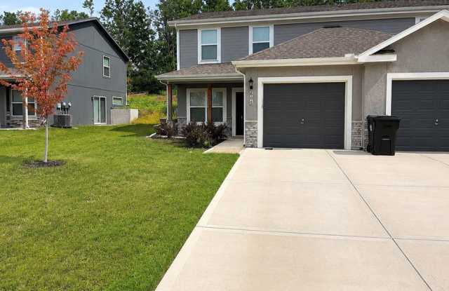 Coming Soon: Spacious 3-Bedroom Duplex with Open Floor Plan photos photos Coming Soon: Spacious 3-Bedroom Duplex with Open Floor Plan photos photos
