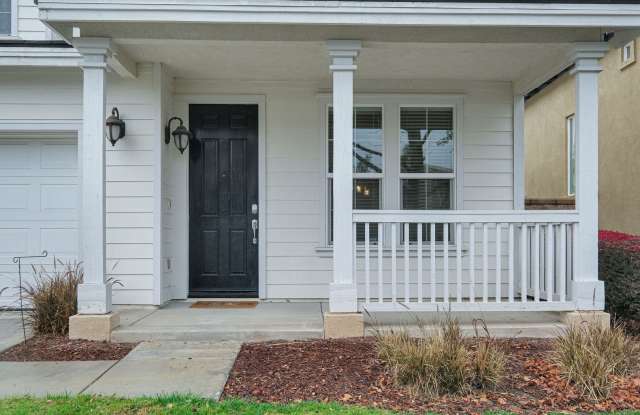 Spacious 2-Story 3-Bedroom Home in Chapman Heights' Aberdeen HOA! Gallery 4