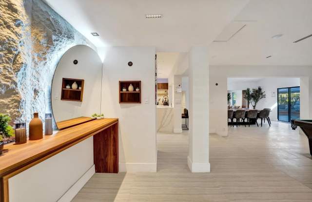 4417 SW 38th Terrace Gallery 4