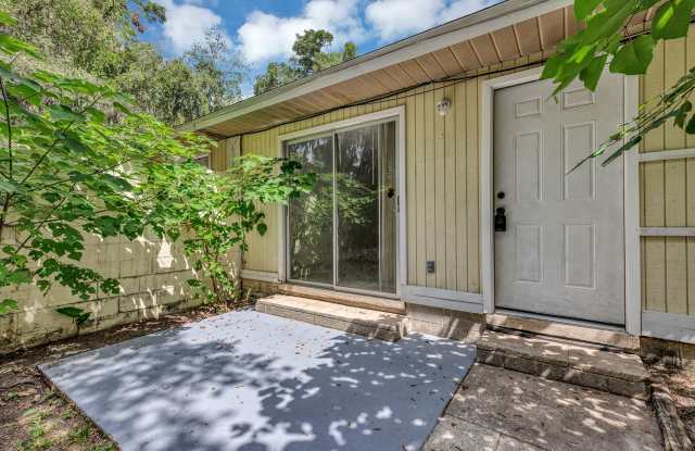 Freshly Updated 2-Bedroom Home with Stainless Steel Appliances & Private Patio – Ocala, FL photos photos