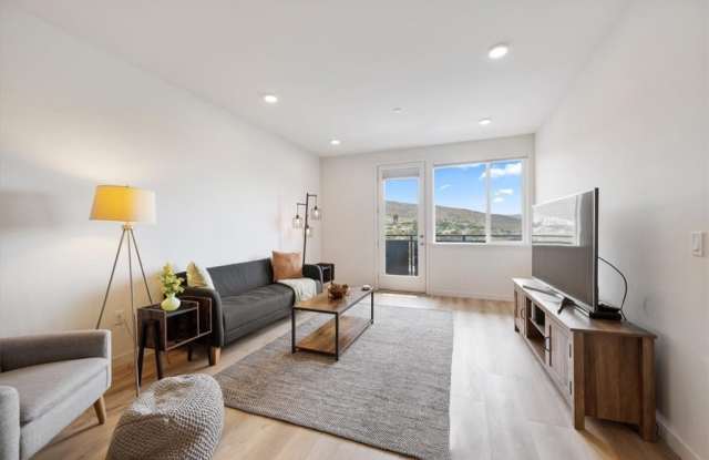 2475 Victoria Ave photos photos